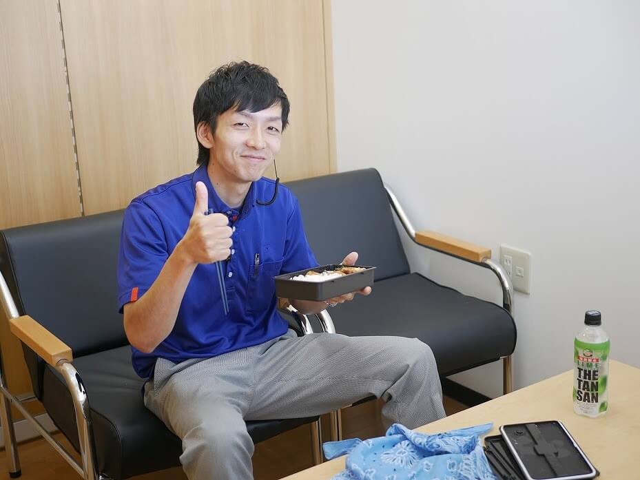12:00 お昼の時間でーす!